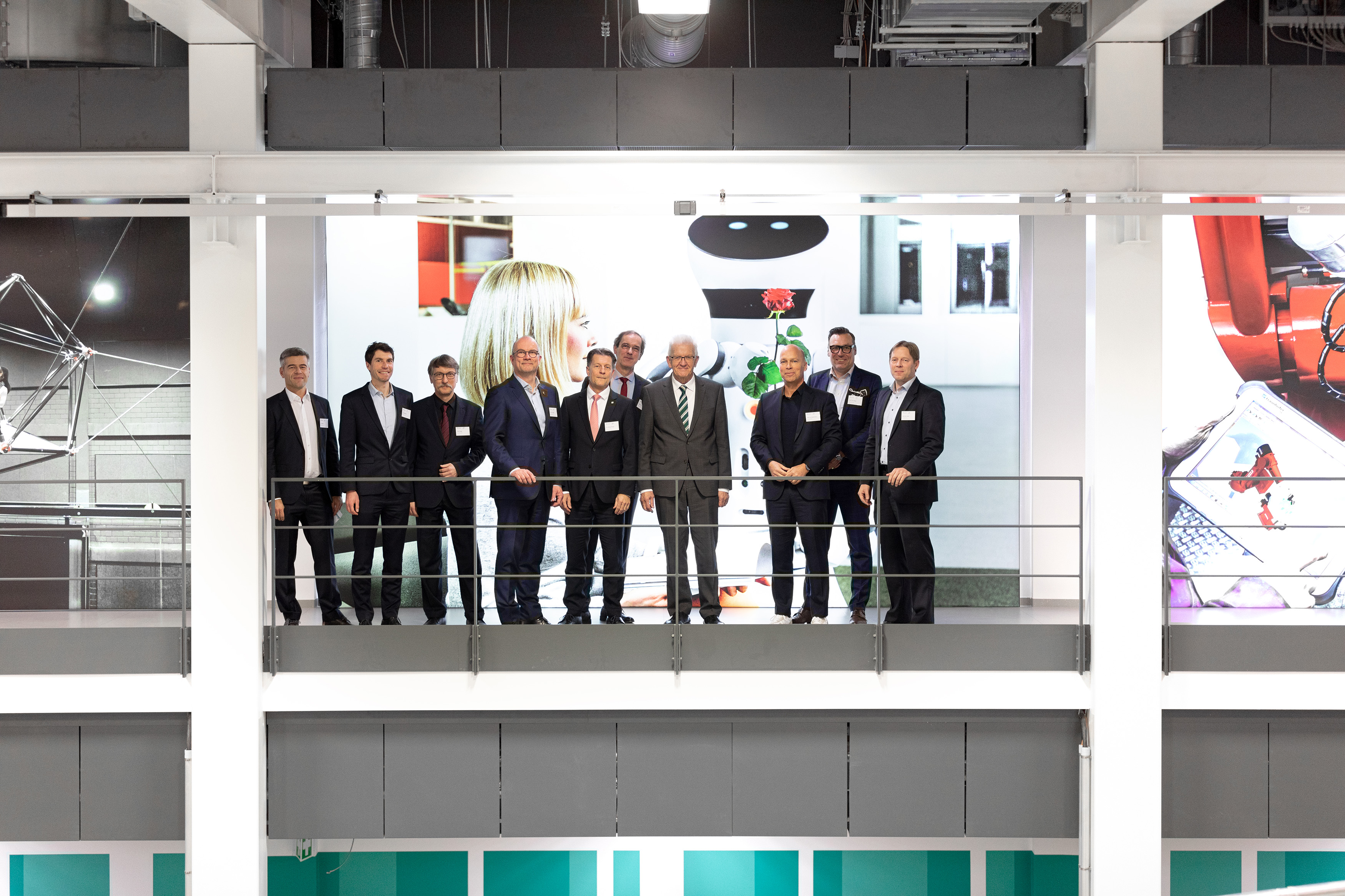 MP Kretschmann besucht S-TEC MP Kretschmann besucht S-TEC, Gruppenfoto mit Institutsleitern
